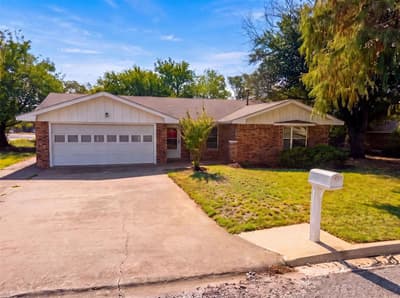 1509 Jefferson Street, Bowie TX 76230