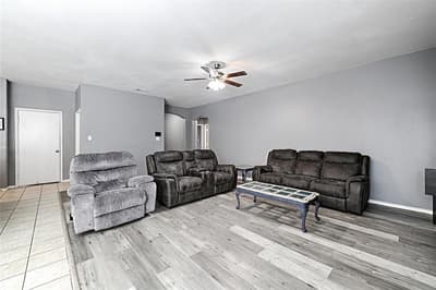 1242 E Powell Avenue, Fort Worth TX 76104 - Photo 3