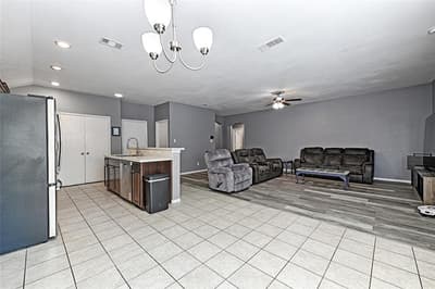 1242 E Powell Avenue, Fort Worth TX 76104 - Photo 4