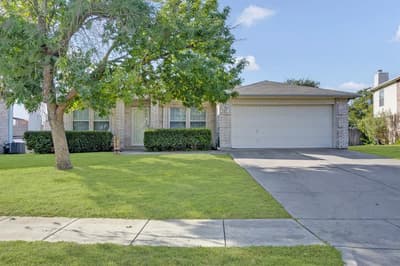 729 Raven Drive, Saginaw TX 76131