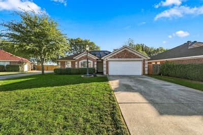 1722 Tonya May Lane, Mansfield TX 76063 - Photo 2