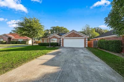 1722 Tonya May Lane, Mansfield TX 76063