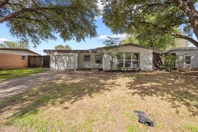 1715 Salem Street, Irving TX 75061 - Photo 2