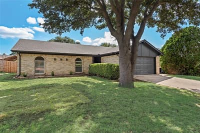3021 Meadowmoor Street, Fort Worth TX 76133 - Photo 3