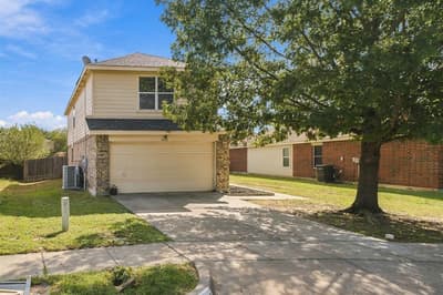 4833 Waterford Drive, Fort Worth TX 76179 - Photo 2