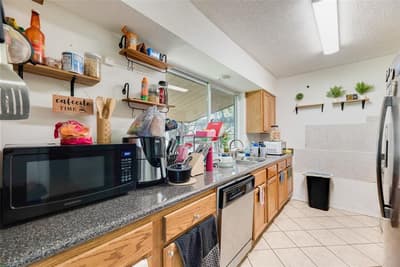 1717 Meadow Valley, Irving TX 75060 - Photo 4