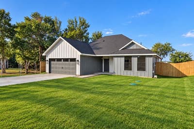 5404 Celina Court, Granbury TX 76048 - Photo 2