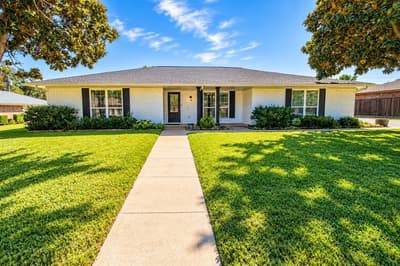 146 Village Estates Drive, Highland Village TX 75077 - Photo 2