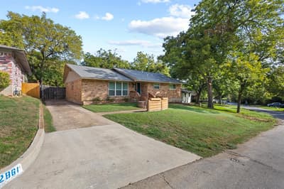 2861 W 9th Street, Dallas TX 75211 - Photo 3