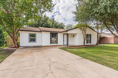 2310 Idlewood Drive, Arlington TX 76014 - Photo 2