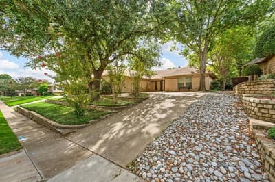 1700 Saxon Drive, Bedford TX 76021