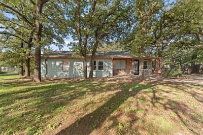 401 Center Lane, Fort Worth TX 76140 - Photo 2