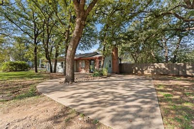 401 Center Lane, Fort Worth TX 76140 - Photo 3