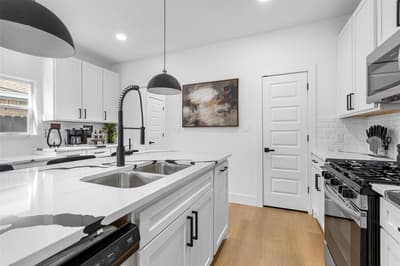 1509 S Barry Avenue, Dallas TX 75223 - Photo 3
