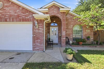 873 Hope Lane, Irving TX 75061 - Photo 2
