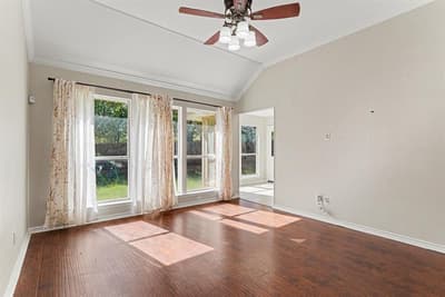 115 S Blue Bonnet Circle, Justin TX 76247 - Photo 5