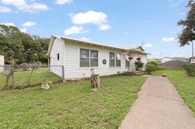 3320 N Main Street, Cleburne TX 76033 - Photo 2