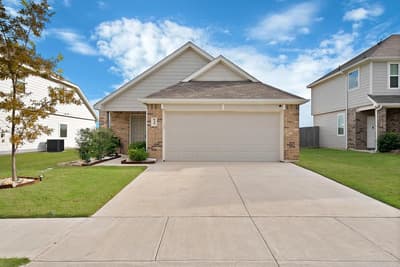 849 Jetliner Avenue, Fort Worth TX 76131