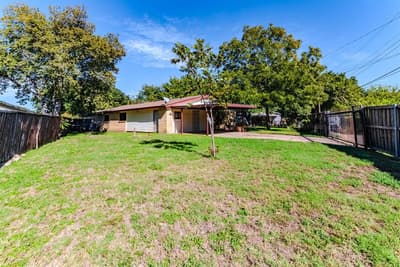 709 Echo Drive, Grand Prairie TX 75052 - Photo 5