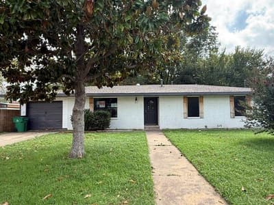 1109 Nugent Street, Bowie TX 76230