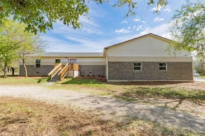 211 E Bay Drive, Bridgeport TX 76426 - Photo 2