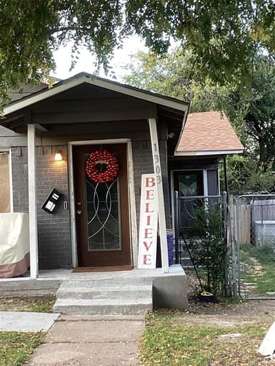 1303 E Myrtle Street, Fort Worth TX 76104 - Photo 2