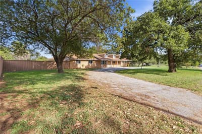 1822 VINE Street, Brownwood TX 75801