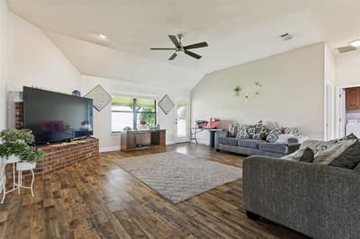 8525 County Road 528, Burleson TX 76028 - Photo 4
