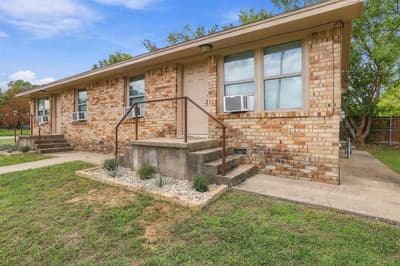 701 W Hull A & B Street, Denison TX 75020