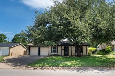 311 Town Creek Drive, Euless TX 76039 - Photo 2