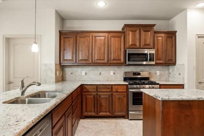 5103 Glen Meadow Drive, Arlington TX 76001 - Photo 2