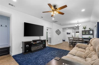 1031 W Gandy Street, Denison TX 75020 - Photo 2