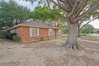 1515 Blackwell Drive, Irving TX 75061 - Photo 3