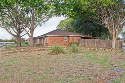 1515 Blackwell Drive, Irving TX 75061 - Photo 4