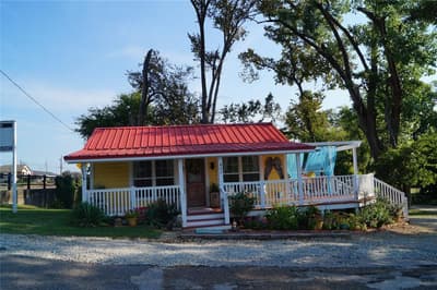 402 E College St, Canton TX 75103