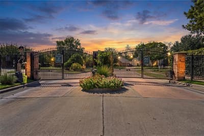 5589 Greenview Court, North Richland Hills TX 76148 - Photo 3