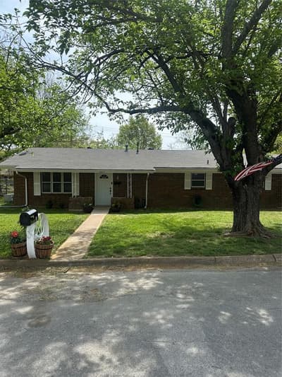 1207 Pebble Street, Bowie TX 76230