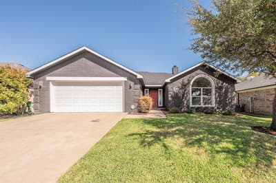 337 Mcmurtry Drive, Arlington TX 76002 - Photo 2