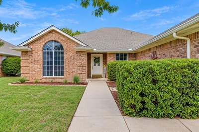 1032 Roundrock Drive, Saginaw TX 76179