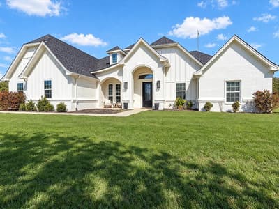 104 Silver Lakes Drive, Sunset TX 76270 - Photo 2
