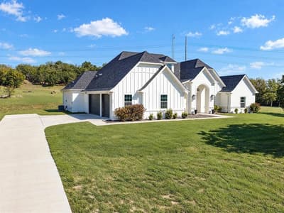 104 Silver Lakes Drive, Sunset TX 76270 - Photo 3