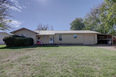 901 Elizabeth Boulevard, Granbury TX 76048