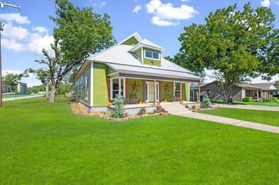 300 E 3rd Street, Blooming Grove TX 76626 - Photo 4