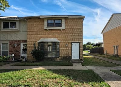 99 W Mountain Creek Drive, Grand Prairie TX 75052 - Photo 2