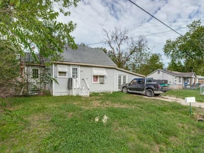 2009 Pecan Street, Commerce TX 75428
