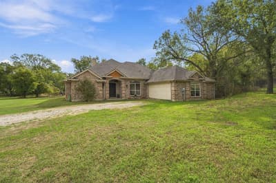 502 Three Skillet Road, Springtown TX 76082