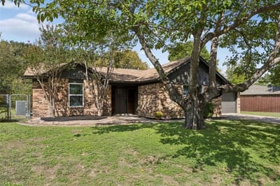 433 Ferenz Avenue, Crowley TX 76036 - Photo 2