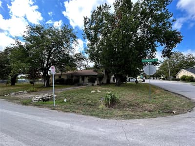 8407 Honeysuckle Lane, Dallas TX 75241 - Photo 2