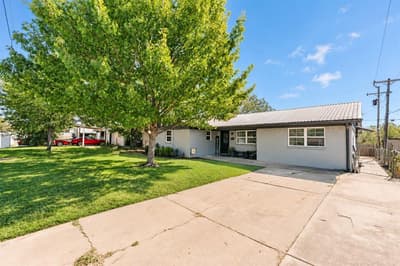 2106 SE 21ST ST, Mineral Wells TX 76067 - Photo 2