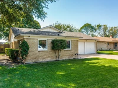 2912 Linden Lea, Irving TX 75061 - Photo 2